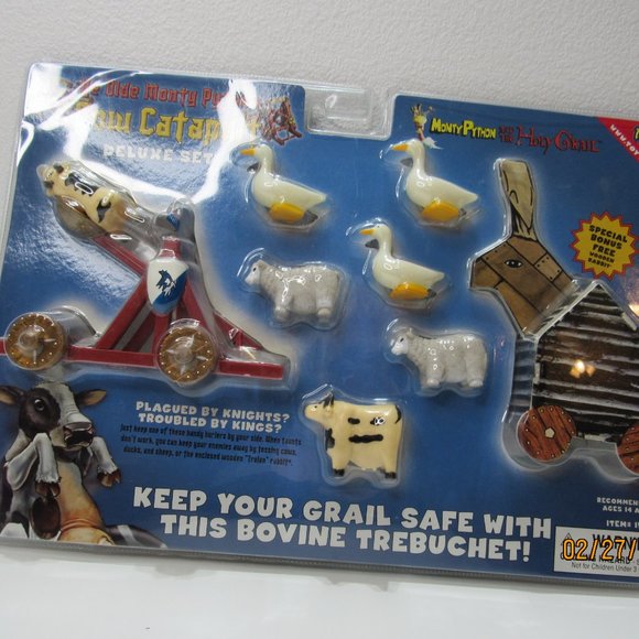 New Monty Python and the Holy Grail Cow Catapult Deluxe Set Toy Vault 15023 - Picture 3 of 5